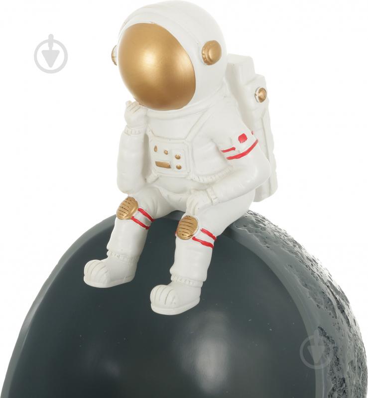 Статуэтка космонавт 2 28х17х18 см белый с серым - фото 4 Статуэтка космонавт 2 28х17х18 см белый с серым - фото 4