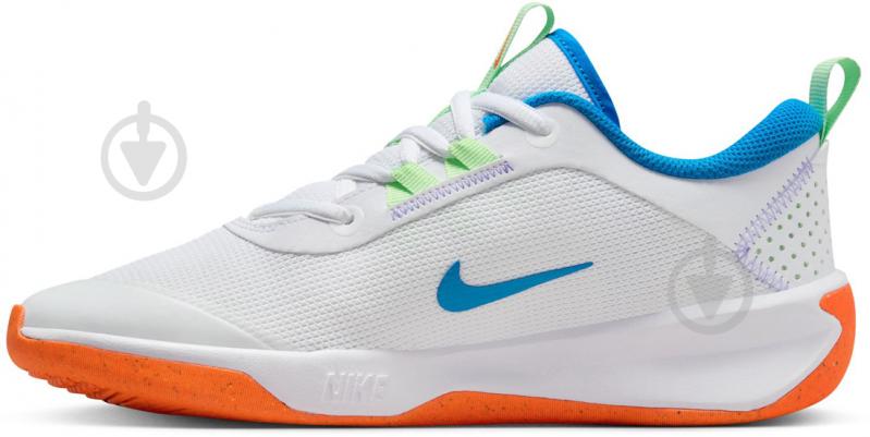 Кросівки дитячі демісезонні Nike OMNI MULTI-COURT DM9027-107 р.37,5 білі - фото 4