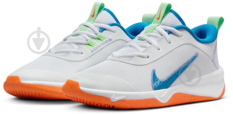 Кросівки дитячі демісезонні Nike OMNI MULTI-COURT DM9027-107 р.37,5 білі - фото 5