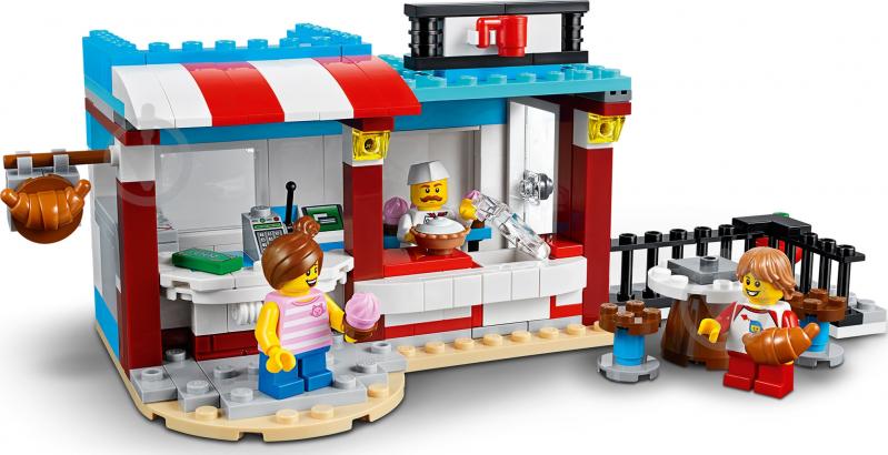 Lego store creator 31077