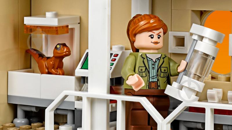 Конструктор LEGO Jurassic World Ярость индораптора в Локвуд-Истейт 75930 - фото 17