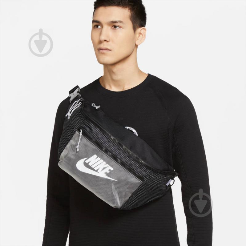 Сумка на пояс Nike Tech Waistpack CV1411-010 чорний - фото 6