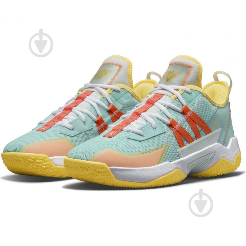 Кросівки Nike One Take II CW2457-300 р.48,5 салатові - фото 1 Кросівки Nike One Take II CW2457-300 р.48,5 салатові - фото 1