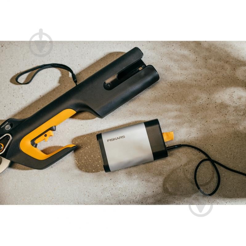 Секатор Fiskars ePruner™ L+аккумулятор 12V-4Ah - фото 4