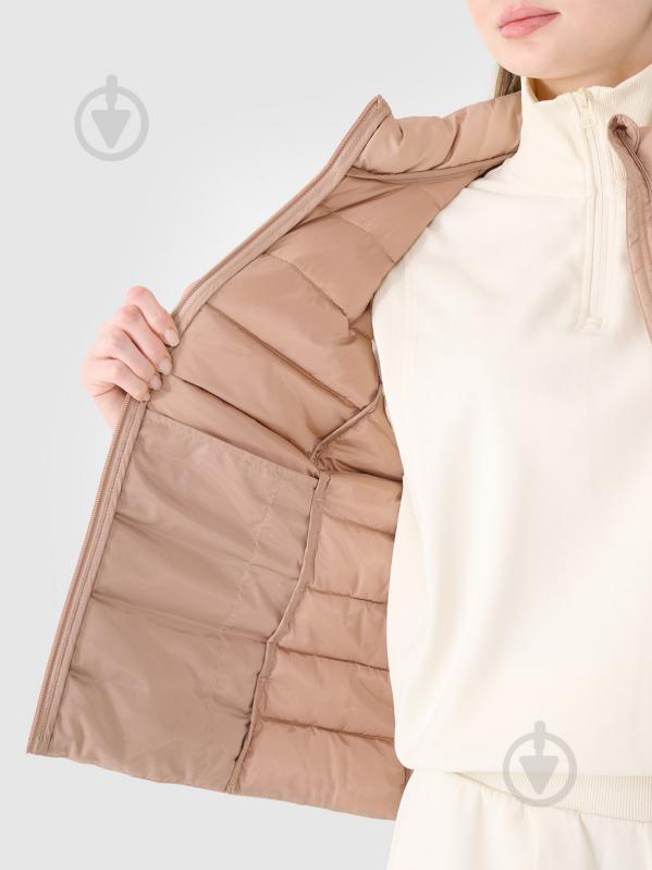 Жилет 4F VEST JACKET F181 4FWSS25TVJAF181-83S р.XL бежевий - фото 7 Жилет 4F VEST JACKET F181 4FWSS25TVJAF181-83S р.XL бежевий - фото 7