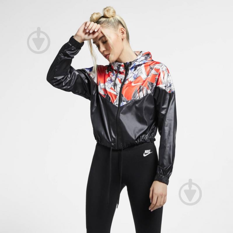 Вітрівка жіноча демісезонна Nike W NSW HYP FM JKT CROP WR AOP AR5151-010 р.XS чорна - фото 1