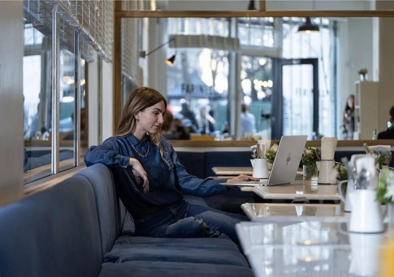 Ноутбук HP OmniBook X Flip x360 16-as0000ua 16" (C3UM0EA) glacier silver - фото 2