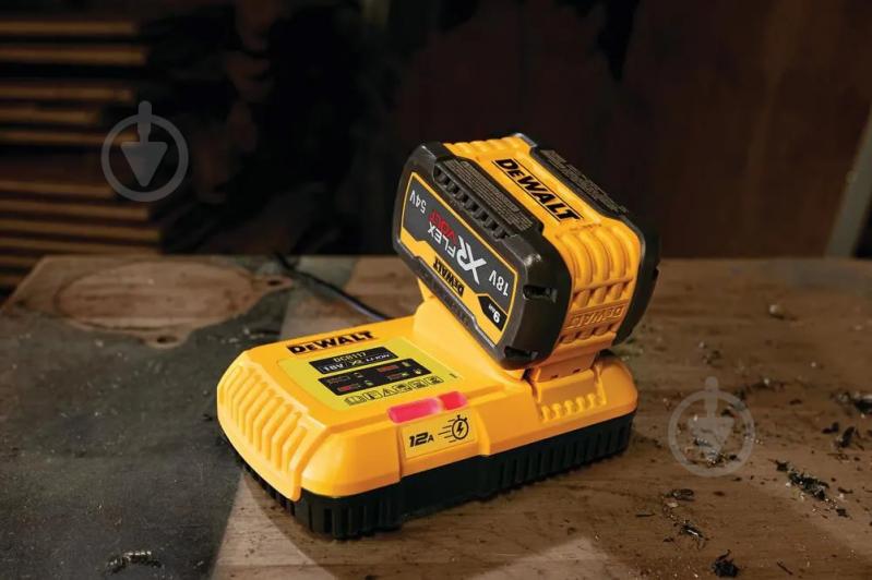 Зарядное устройство DeWalt 12,0V DeWALT DCB117 - фото 3