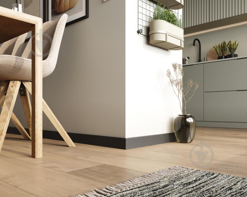 Плинтус PVC Vilo™ Sempla 702 черный 80x14x2400 мм - фото 3 Плинтус PVC Vilo™ Sempla 702 черный 80x14x2400 мм - фото 3