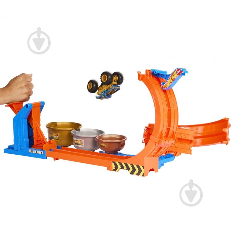 Ігровий набір Hot Wheels петлі та трюки серії змагання за кубок Monster Trucks JBX64 - фото 2
