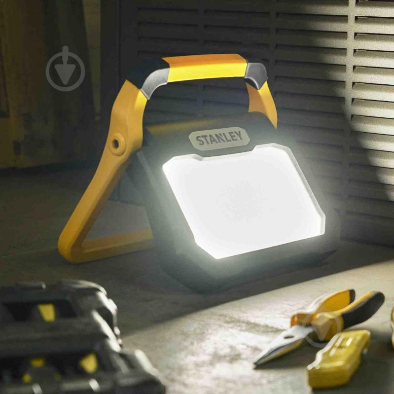 Фонарь прожекторный Stanley 5000 Lm SXLS50120E - фото 6