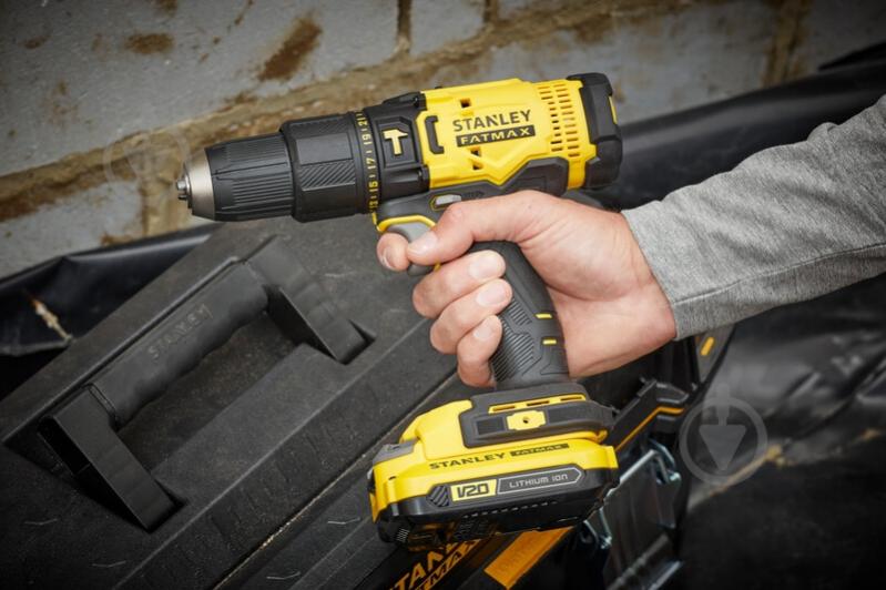Шуруповерт ударный аккумуляторный Stanley FatMax SFMCD711C2K - фото 7