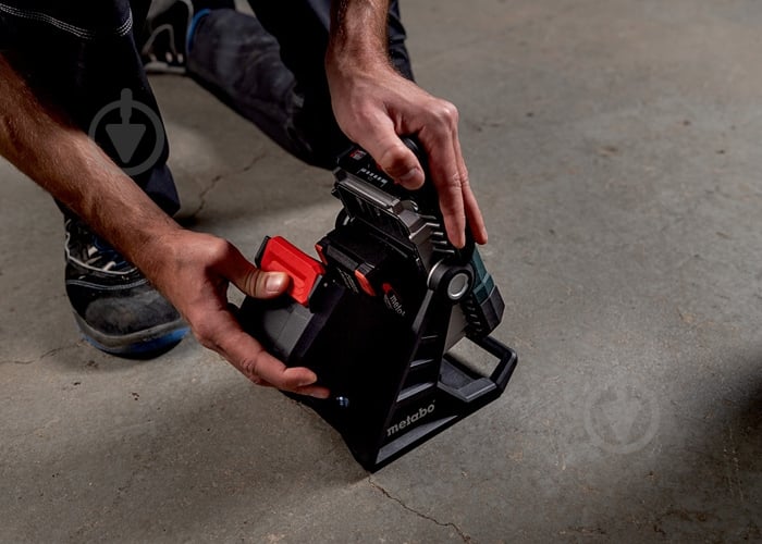 Прожектор аккумуляторный Metabo 18,0V 10Ah BSA LED 4000 + штатив 691210000 - фото 3