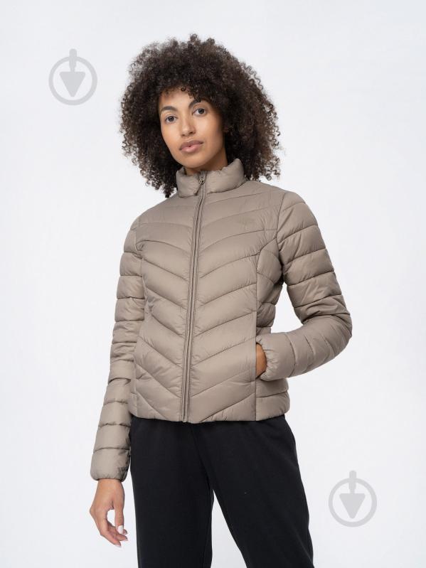 Куртка жіноча 4F DOWN JACKET F143 4FAW22TDJAF143-83S р.L бежева - фото 1