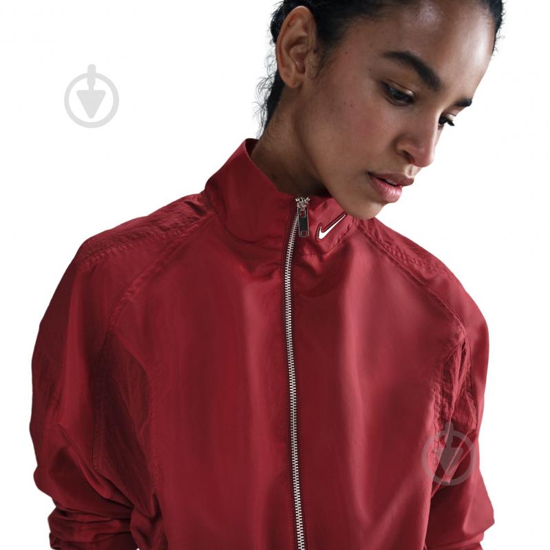 Куртка жіноча Nike W NSW JKT WVN STREET GLS HV6523-677 р.XL червона - фото 4 Куртка жіноча Nike W NSW JKT WVN STREET GLS HV6523-677 р.XL червона - фото 4