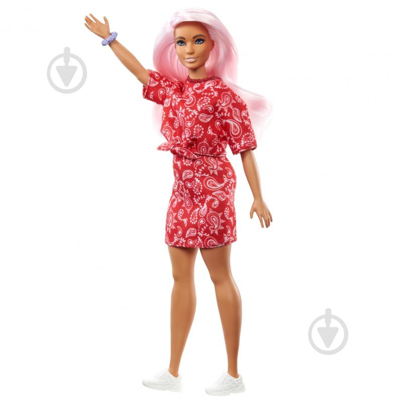 Кукла Barbie Модница в красном платье в огурцы GHW65 - фото 2 Кукла Barbie Модница в красном платье в огурцы GHW65 - фото 2