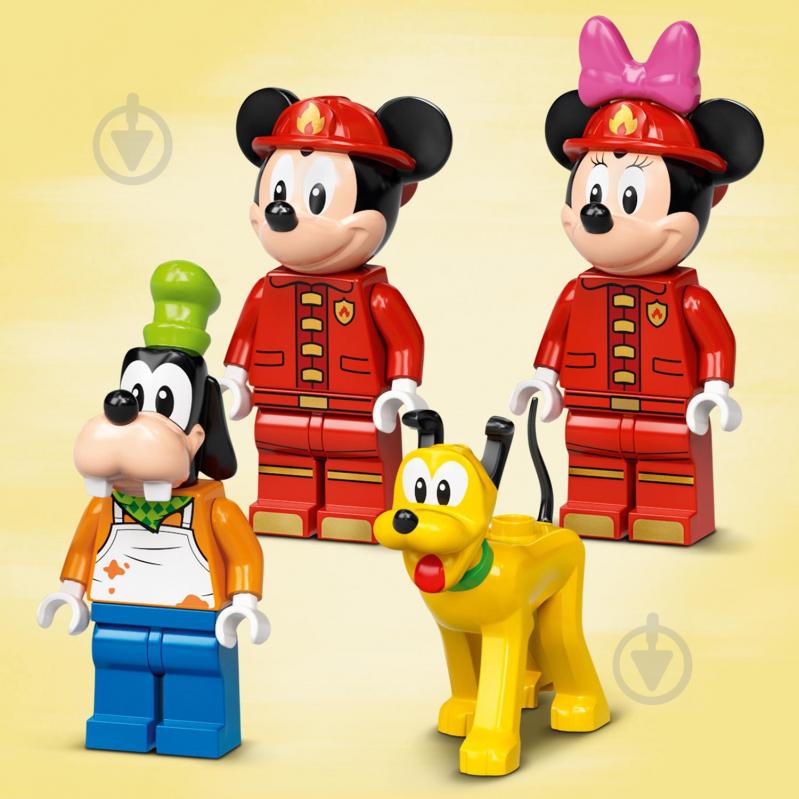 Конструктор LEGO Disney Mickey and Friend Пожежне депо й машина Міккі і його друзів 10776 - фото 3