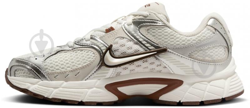 Кросівки жіночі Nike W V5 RNR HQ7901-102 р.36 молочні - фото 4