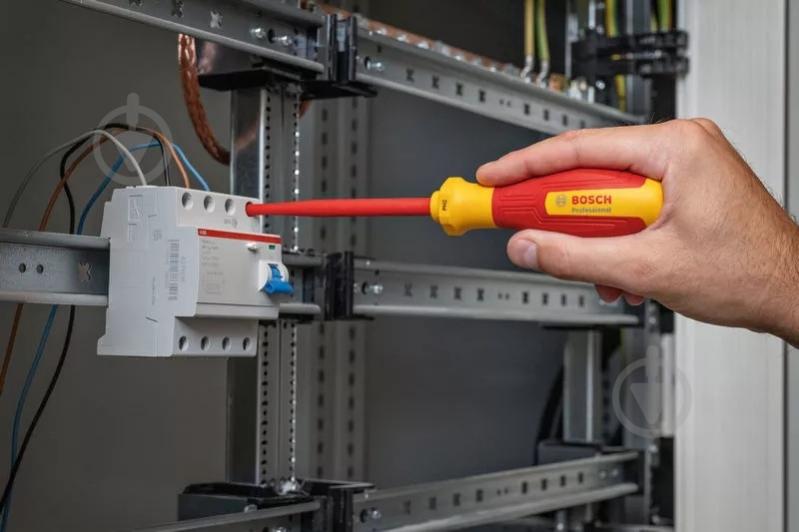 Викрутка Bosch VDE PH1 x 100 мм 1600A02NB8 - фото 2 Викрутка Bosch VDE PH1 x 100 мм 1600A02NB8 - фото 2