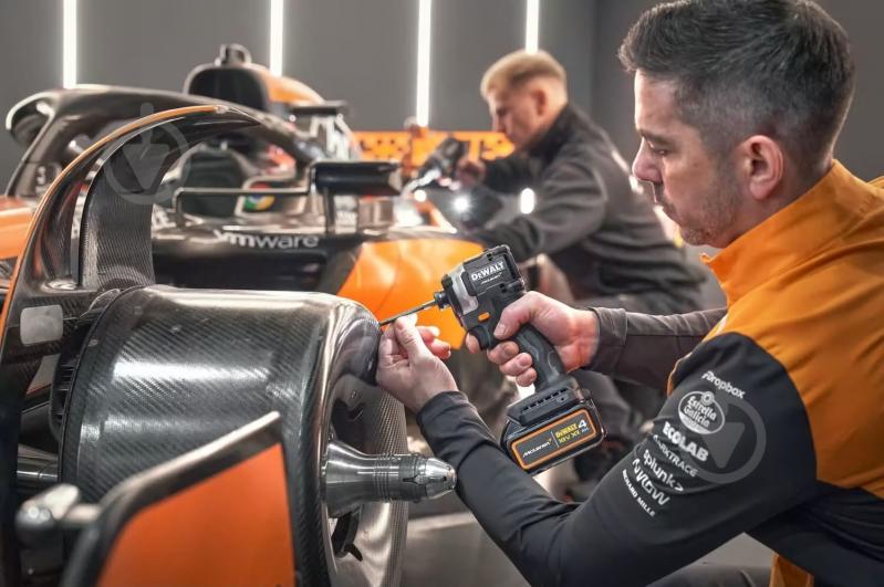 Шуруповерт ударный аккумуляторный DeWalt McLaren F1 TEAM LIMITED EDITION DCF85MM2T - фото 16 Шуруповерт ударный аккумуляторный DeWalt McLaren F1 TEAM LIMITED EDITION DCF85MM2T - фото 16