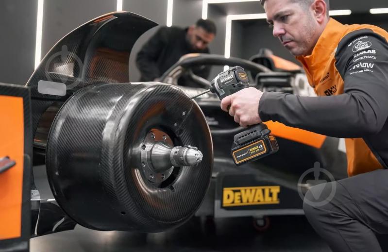 Набор аккумуляторного инструмента DeWalt DCK200MM2T - фото 12