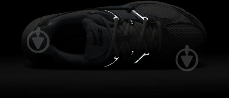 Кросівки жіночі Nike W V5 RNR HQ7901-103 р.39 білі - фото 15
