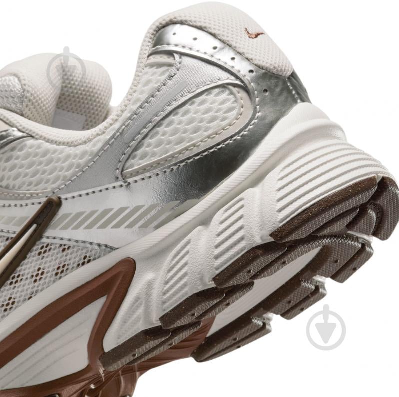 Кросівки жіночі Nike W V5 RNR HQ7901-102 р.40 молочні - фото 11 Кросівки жіночі Nike W V5 RNR HQ7901-102 р.40 молочні - фото 11