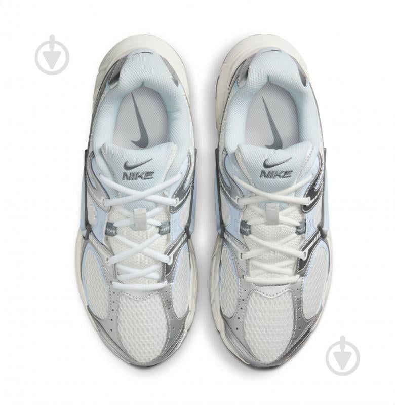 Кросівки жіночі Nike W V5 RNR HQ7901-103 р.40 білі - фото 7