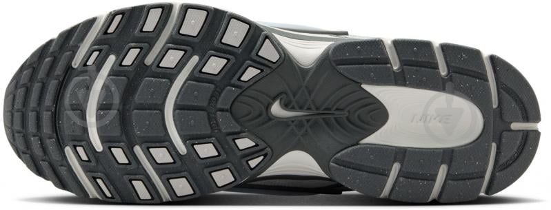 Кросівки жіночі Nike W V5 RNR HQ7901-103 р.41 білі - фото 9