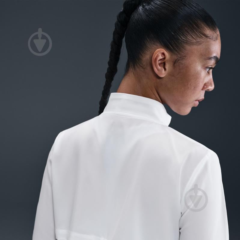 Ветровка женская Nike W NK TEMPO SWSH HBR DF JKT HV2647-100 р.L белая - фото 8 Ветровка женская Nike W NK TEMPO SWSH HBR DF JKT HV2647-100 р.L белая - фото 8