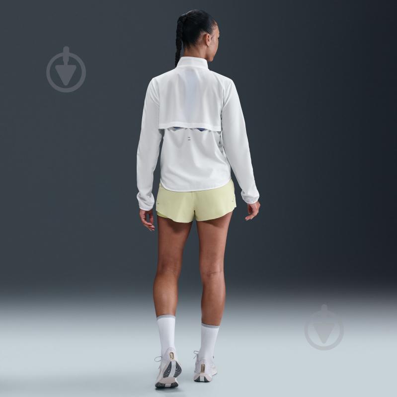 Вітрівка жіноча Nike W NK TEMPO SWSH HBR DF JKT HV2647-100 р.XS біла - фото 4 Вітрівка жіноча Nike W NK TEMPO SWSH HBR DF JKT HV2647-100 р.XS біла - фото 4