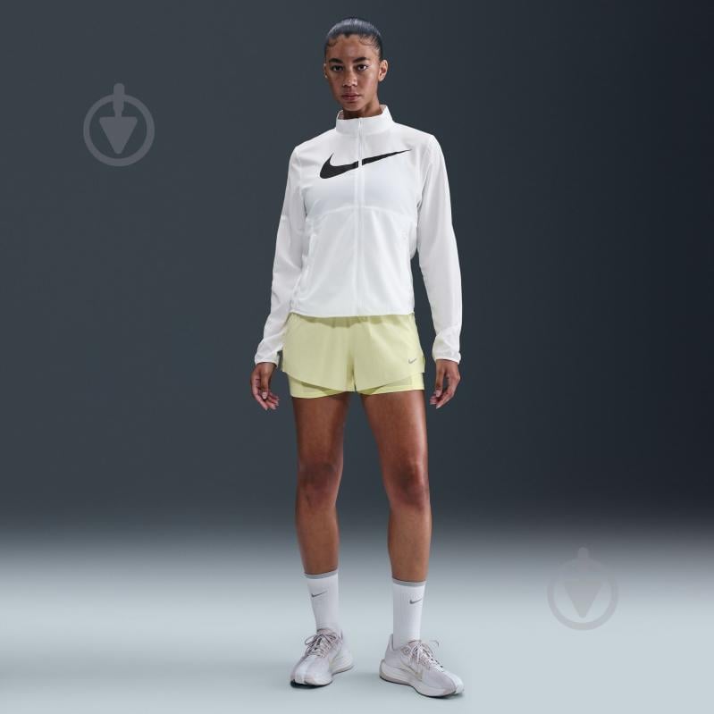 Вітрівка жіноча Nike W NK TEMPO SWSH HBR DF JKT HV2647-100 р.XS біла - фото 5 Вітрівка жіноча Nike W NK TEMPO SWSH HBR DF JKT HV2647-100 р.XS біла - фото 5