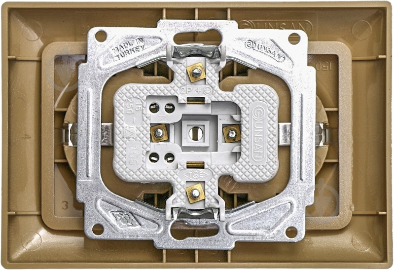 Розетка подвійна із заземленням Gunsan Visage без шторок бежевий металік VS 28 25 150 - фото 3