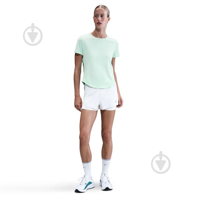 Майка Nike W NK TEMPO SWSH HBR DF SS TOP HV2772-353 р.L зеленый - фото 2 Майка Nike W NK TEMPO SWSH HBR DF SS TOP HV2772-353 р.L зеленый - фото 2