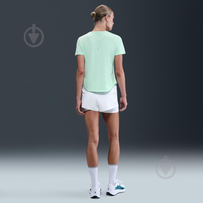 Майка Nike W NK TEMPO SWSH HBR DF SS TOP HV2772-353 р.M зелений - фото 7 Майка Nike W NK TEMPO SWSH HBR DF SS TOP HV2772-353 р.M зелений - фото 7