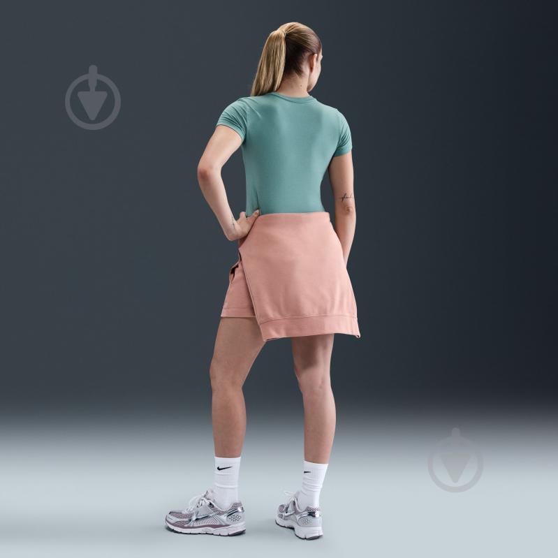 Футболка Nike W NSW NK CHLL KNT MD CRP FV5508-018 р.S зеленый - фото 7 Футболка Nike W NSW NK CHLL KNT MD CRP FV5508-018 р.S зеленый - фото 7