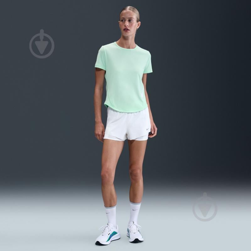 Майка Nike W NK TEMPO SWSH HBR DF SS TOP HV2772-353 р.S зелений - фото 8 Майка Nike W NK TEMPO SWSH HBR DF SS TOP HV2772-353 р.S зелений - фото 8