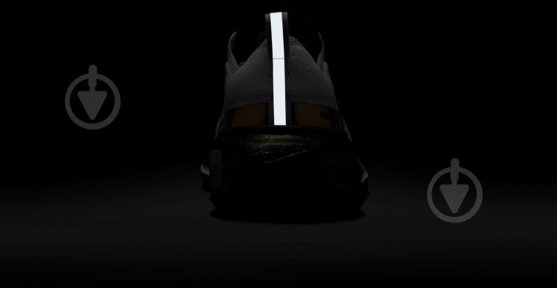 Кросівки чоловічі Nike ZOOMX INVNCBLE RN FK3 PRM IB2756-100 р.46 світло-сірі - фото 11 Кросівки чоловічі Nike ZOOMX INVNCBLE RN FK3 PRM IB2756-100 р.46 світло-сірі - фото 11