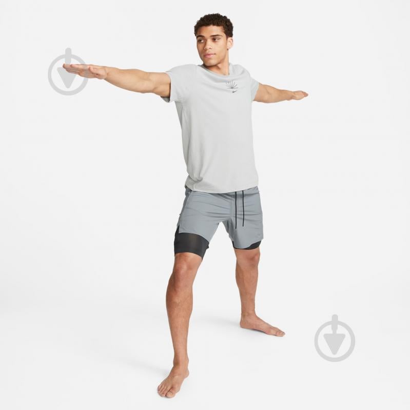 Шорти Nike M NK DF UNLIMITED WVN 7IN 2IN1 DV9334-084 р. S сірий - фото 2 Шорти Nike M NK DF UNLIMITED WVN 7IN 2IN1 DV9334-084 р. S сірий - фото 2