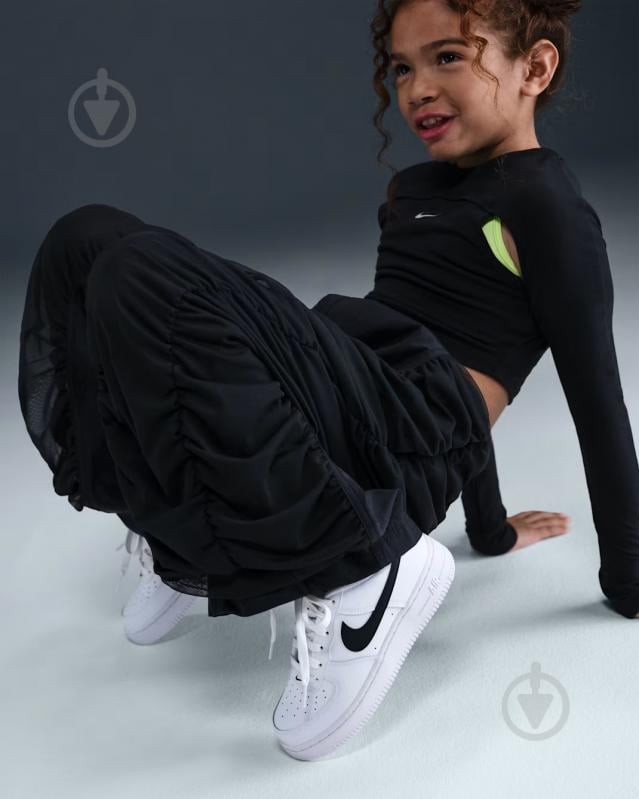 Брюки Nike р.128 черный HQ9460-010 - фото 5