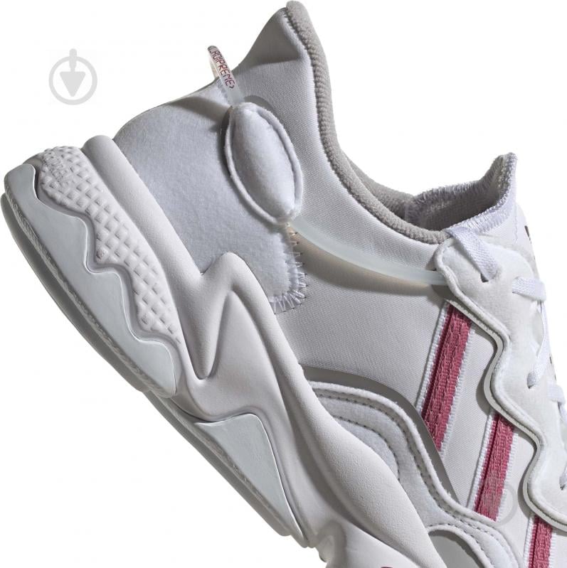 Кросівки жіночі Adidas OZWEEGO W H04260 р.38 білі - фото 12