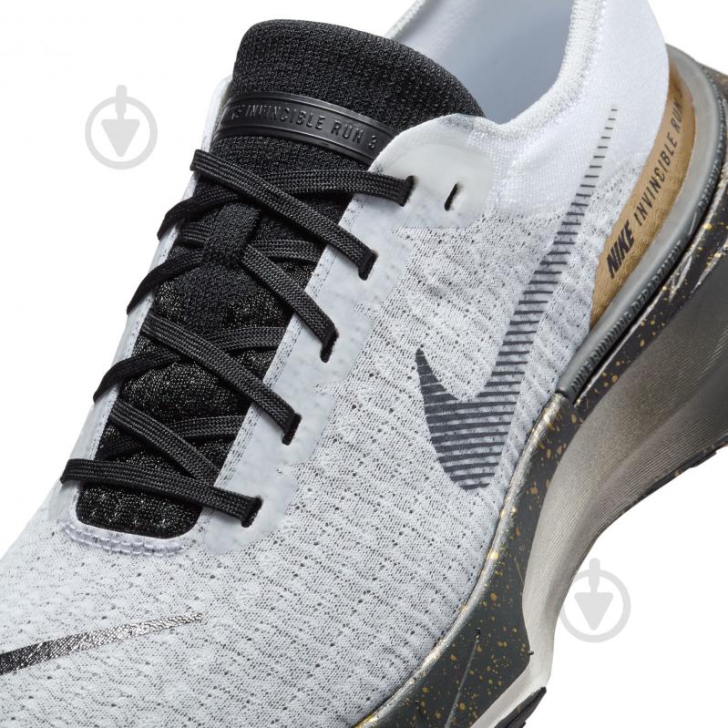 Кросівки чоловічі Nike ZOOMX INVNCBLE RN FK3 PRM IB2756-100 р.42,5 світло-сірі - фото 9