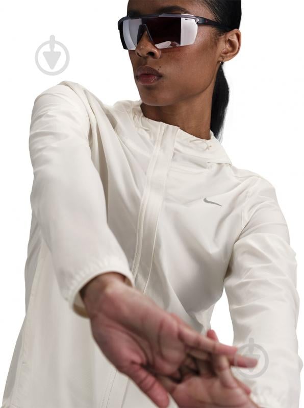 Куртка жіноча Nike W NK SWIFT RPL PKBL JKT HQ0650-133 р.M бежева - фото 6