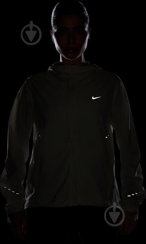 Куртка жіноча Nike W NK SWIFT RPL PKBL JKT HQ0650-133 р.S бежева - фото 9