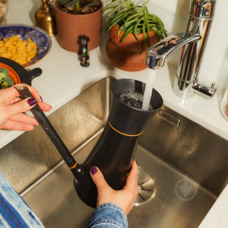 Лійка для квітів Fiskars 1,2 л 1071307 - фото 6 Лійка для квітів Fiskars 1,2 л 1071307 - фото 6