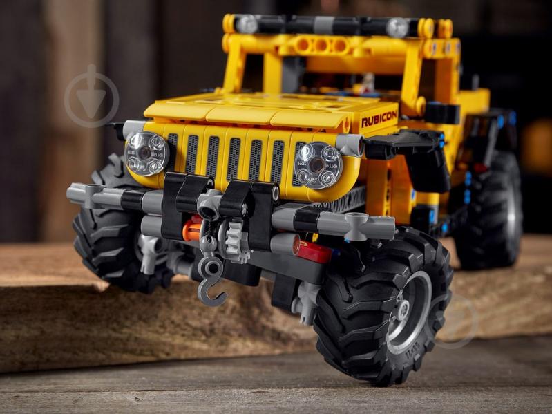 Конструктор LEGO Technic Jeep Wrangler 42122 - фото 12