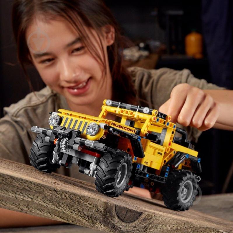 Конструктор LEGO Technic Jeep Wrangler 42122 - фото 9