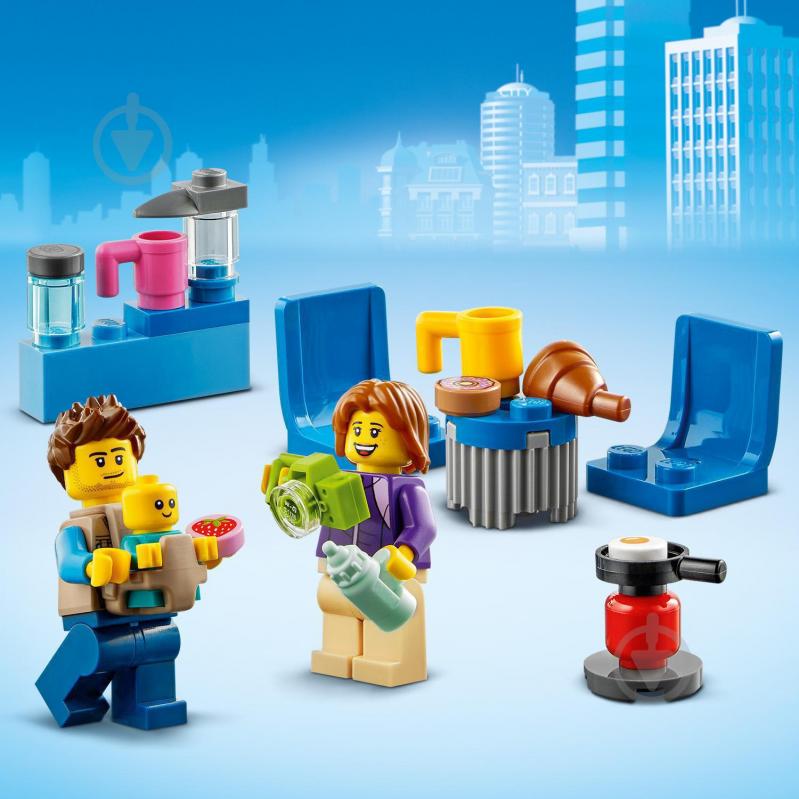 Конструктор LEGO City Канікули в будинку на колесах 60283 - фото 6