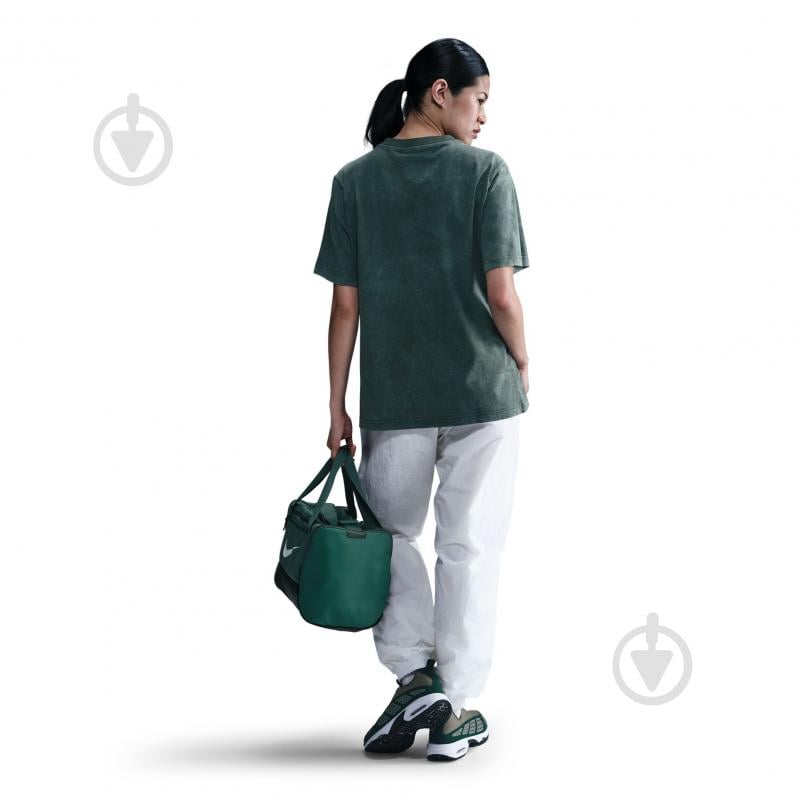 Футболка W NK SS TEE OC BB SP25 HJ3634-338 р.M зеленый - фото 3 Футболка W NK SS TEE OC BB SP25 HJ3634-338 р.M зеленый - фото 3