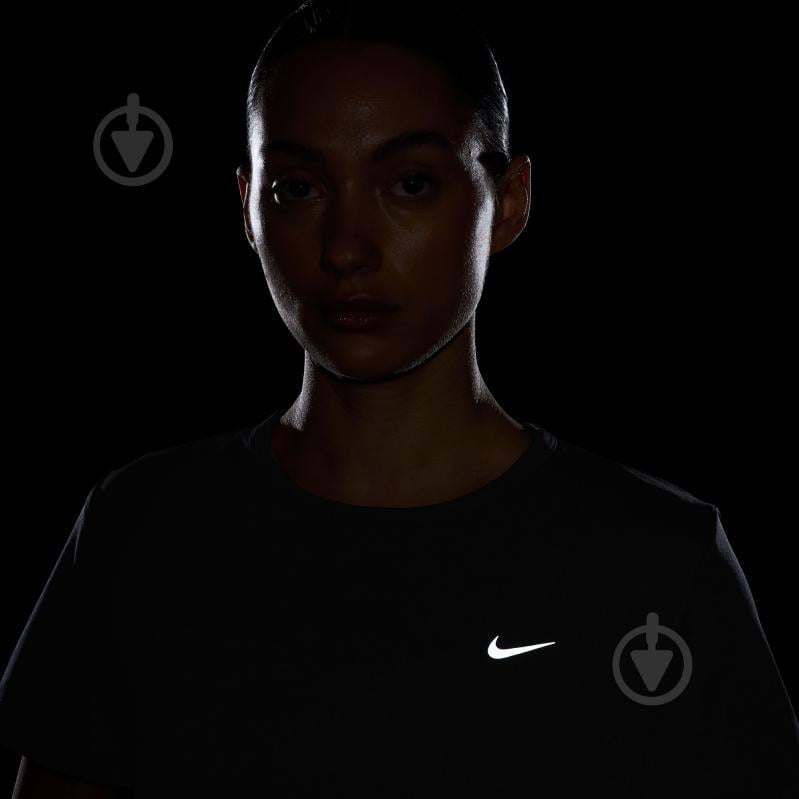 Футболка Nike W NK TEMPO DF SS TOP HQ0648-010 р.M чорний - фото 7 Футболка Nike W NK TEMPO DF SS TOP HQ0648-010 р.M чорний - фото 7